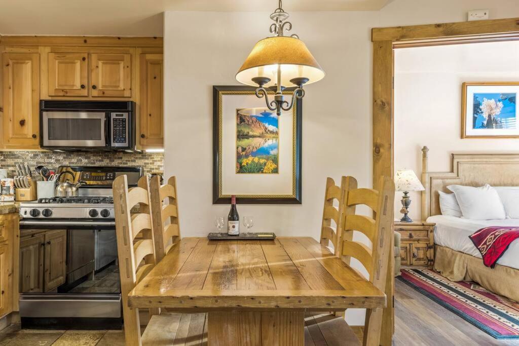 Blue Collar Boutique: Affordable Adventure Aparthotel Telluride Exterior foto